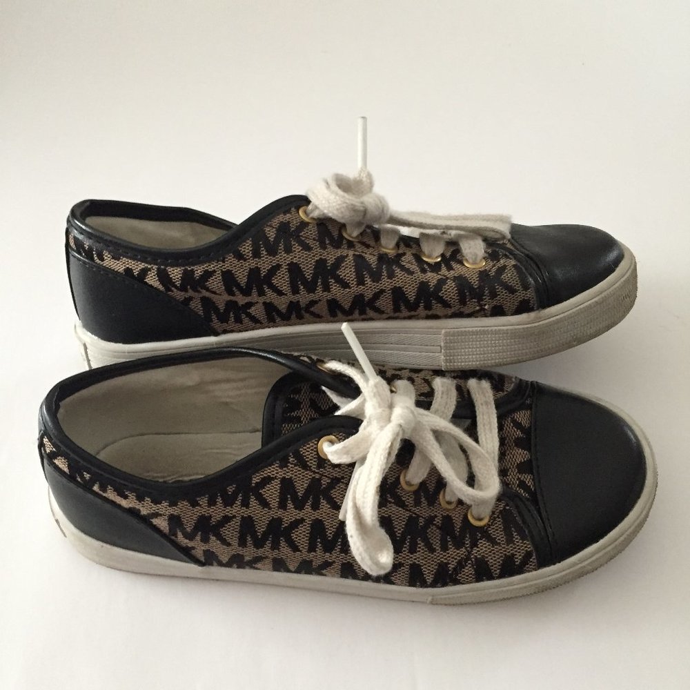 Michael Kors Logo Girl's Sneakers Size 1 - Picture 3 of 7